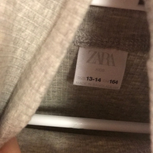 Zara turtleneck in kids 13-14 fits womens small - Picture 2 of 2